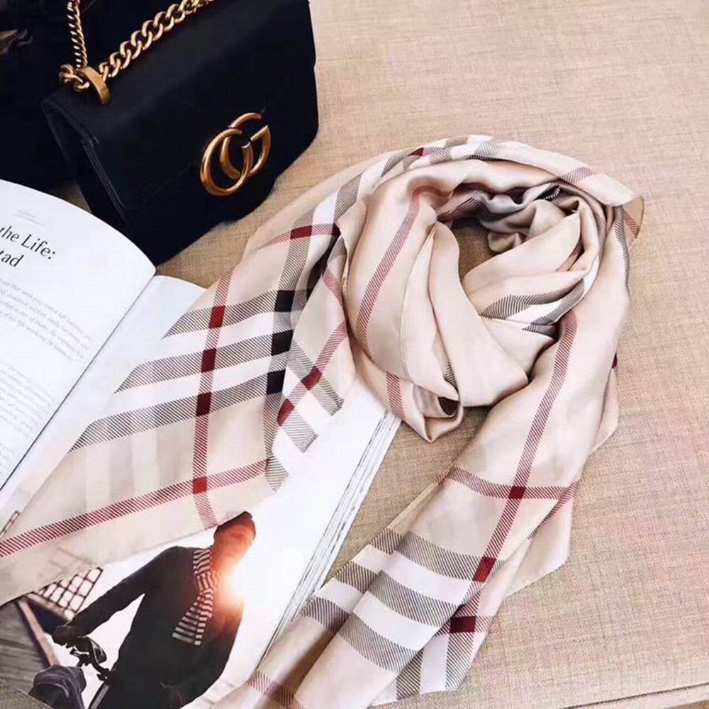 Bv*b*rry Scarf